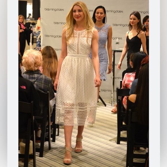 Aqua White Circle Lace Illusion Midi Dress Size L - Picture 10 of 13